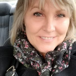 Meet your Posher, Desiree